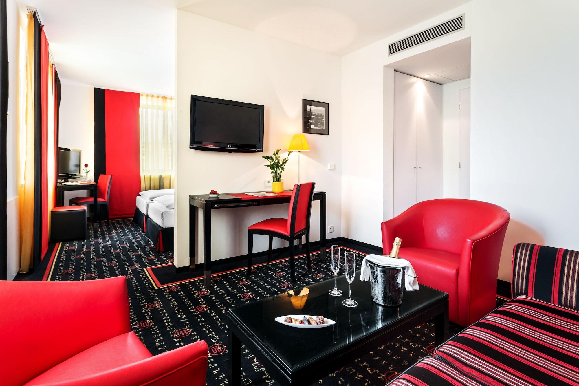 Vienna House Easy By Wyndham Pilsen Hotel Exterior photo