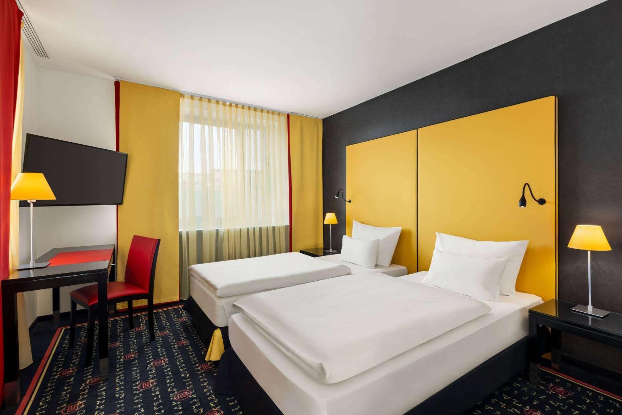 Vienna House Easy By Wyndham Pilsen Hotel Exterior photo